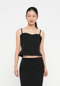 Топ на бретельках Топ на бретельках