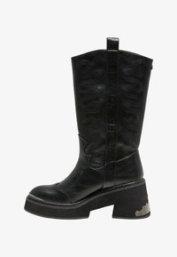 Ковбойские сапоги Ковбойские сапоги