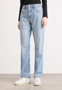 Прямые джинсы Прямые джинсы