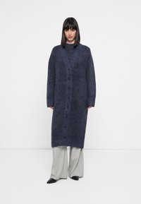 Длинный кардиган Длинный кардиган