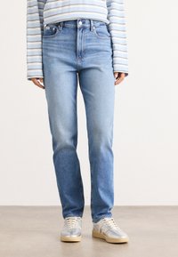 Джинсы Джинсы