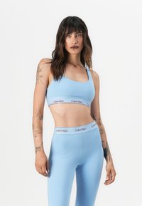 Бюстгальтер Бюстгальтер