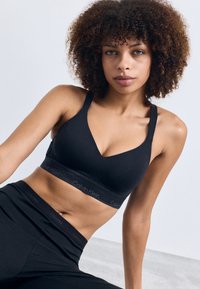 Бюстгальтер Бюстгальтер