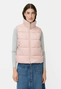 Стеганый жилет Стеганый жилет