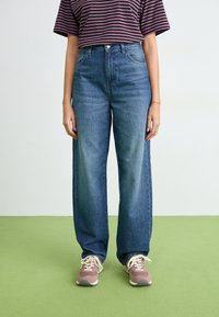 Прямые джинсы Прямые джинсы