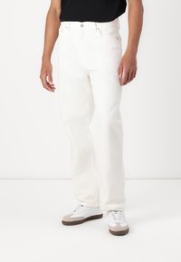 Прямые джинсы Прямые джинсы