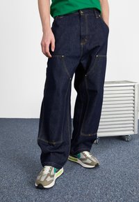 Прямые джинсы Прямые джинсы