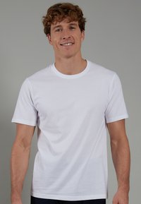 Футболка Футболка