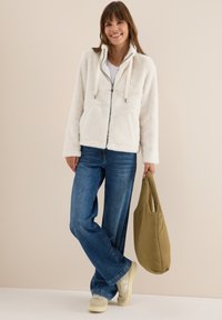 Флисовая куртка Флисовая куртка