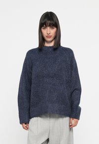 Пуловер Пуловер