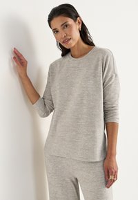 Лонгслив Лонгслив