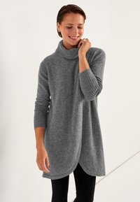 Длинный пуловер Длинный пуловер