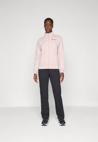 Узкие брюки Узкие брюки