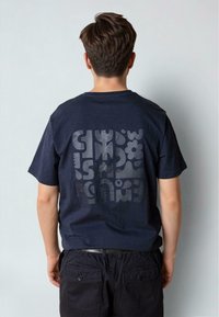 Футболка Футболка