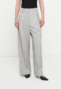 Широкие брюки Широкие брюки