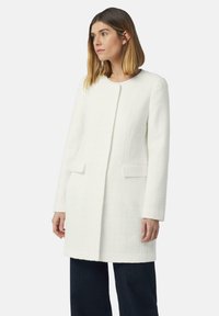 Короткое пальто Короткое пальто