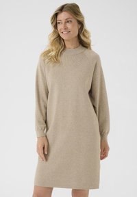 Вязаное платье Вязаное платье