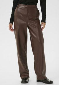 Широкие брюки Широкие брюки