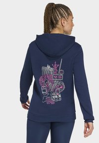 Спортивная толстовка Спортивная толстовка