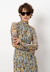 Блузка Блузка