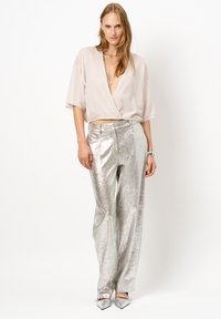 Широкие брюки Широкие брюки