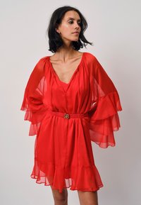 Короткое платье Короткое платье