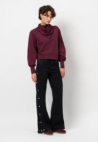 Клешеные брюки Клешеные брюки