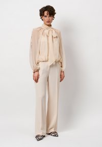 Шифоновая блузка Шифоновая блузка