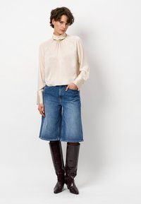 Шелковая блузка Шелковая блузка