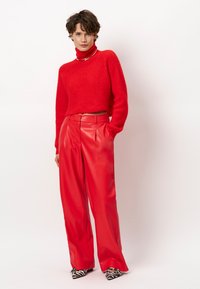 Широкие брюки Широкие брюки