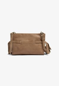 Клатч Клатч