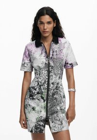 Короткое платье Короткое платье