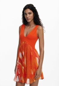 Короткое платье Короткое платье