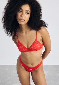 Бюстгальтер Бюстгальтер