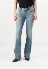 Клешеные брюки Клешеные брюки