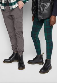 Ботинки на шнуровке Ботинки на шнуровке