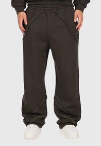 Спортивные штаны Спортивные штаны