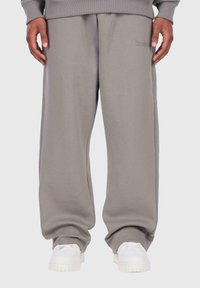 Спортивные штаны Спортивные штаны