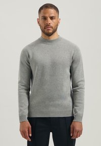 Пуловер Пуловер