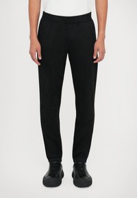 Спортивные штаны Спортивные штаны