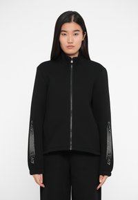 Спортивная толстовка Спортивная толстовка