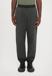 Спортивные штаны Спортивные штаны