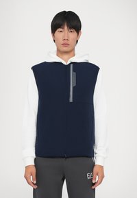 Жилет Жилет