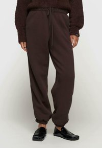 Спортивные штаны Спортивные штаны