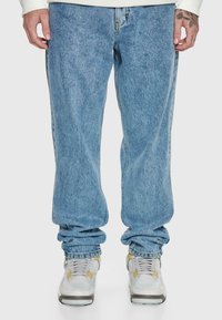 Прямые джинсы Прямые джинсы