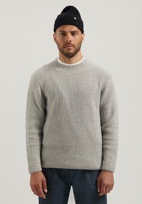 Пуловер Пуловер