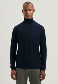 Пуловер Пуловер