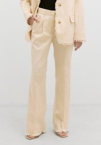 Широкие брюки Широкие брюки