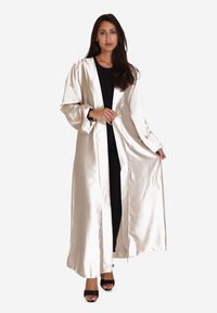 Длинная куртка Длинная куртка