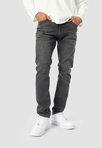 Узкие джинсы Узкие джинсы